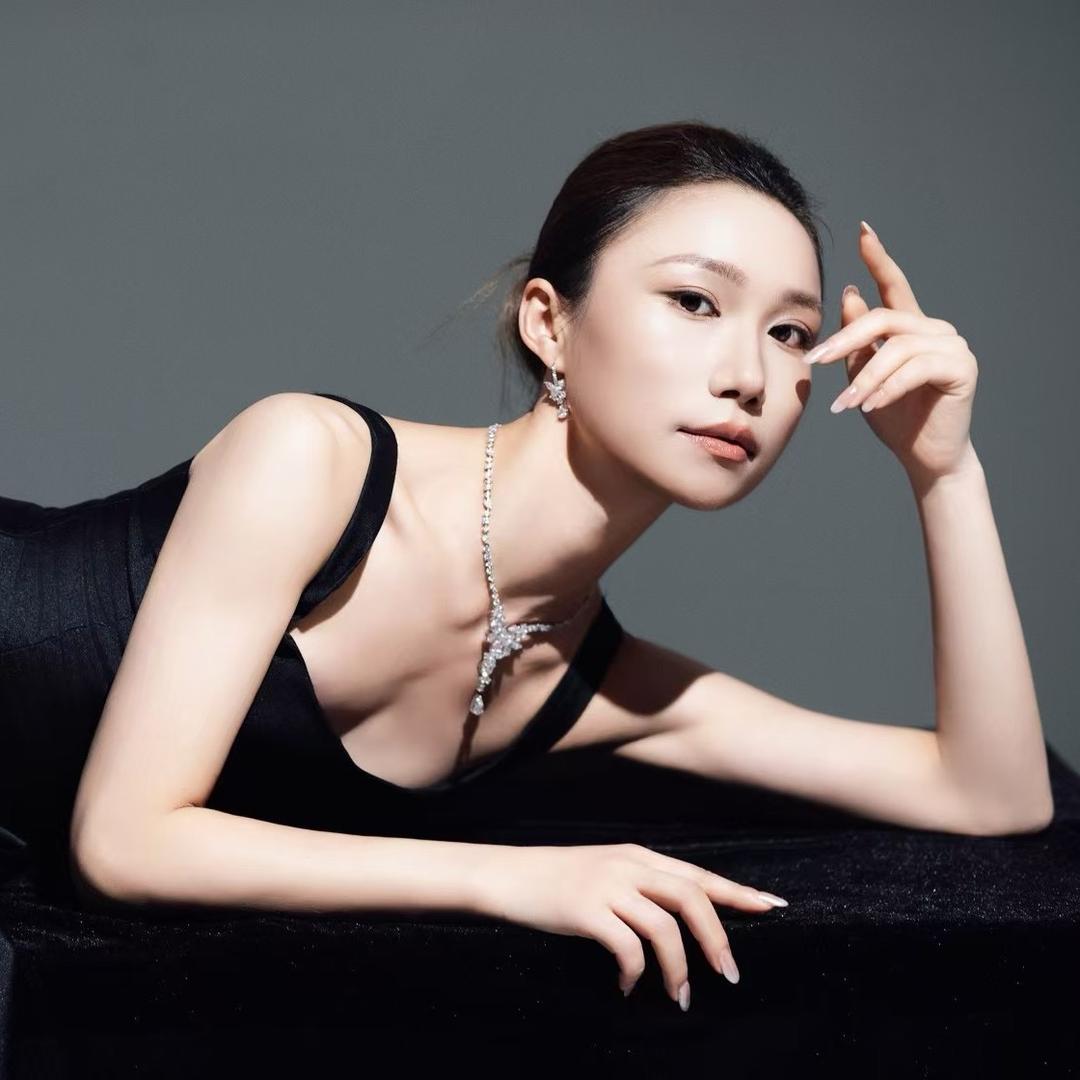 Libby静子