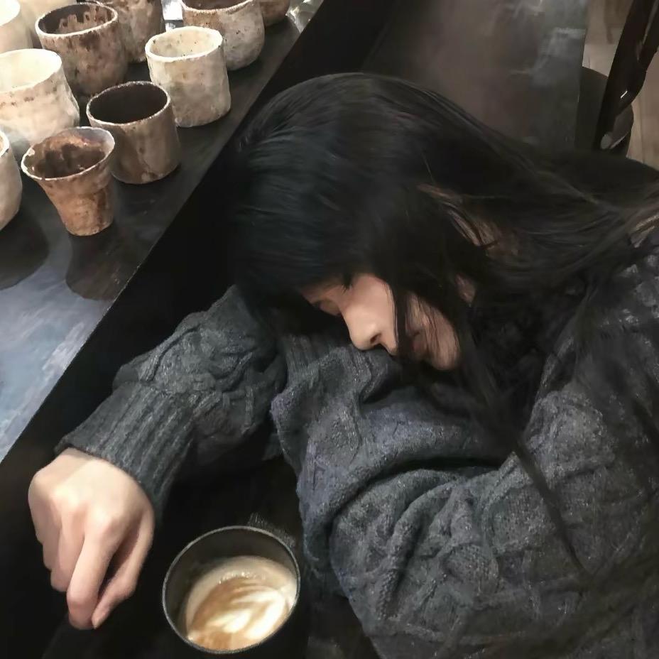 吃早餐被母夸实则是一晚没睡