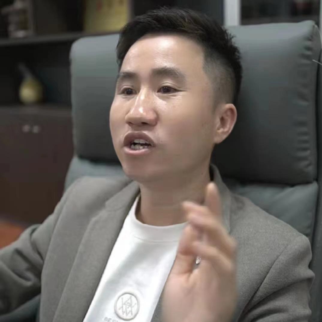 做铝材圈圈灯的老阳哥