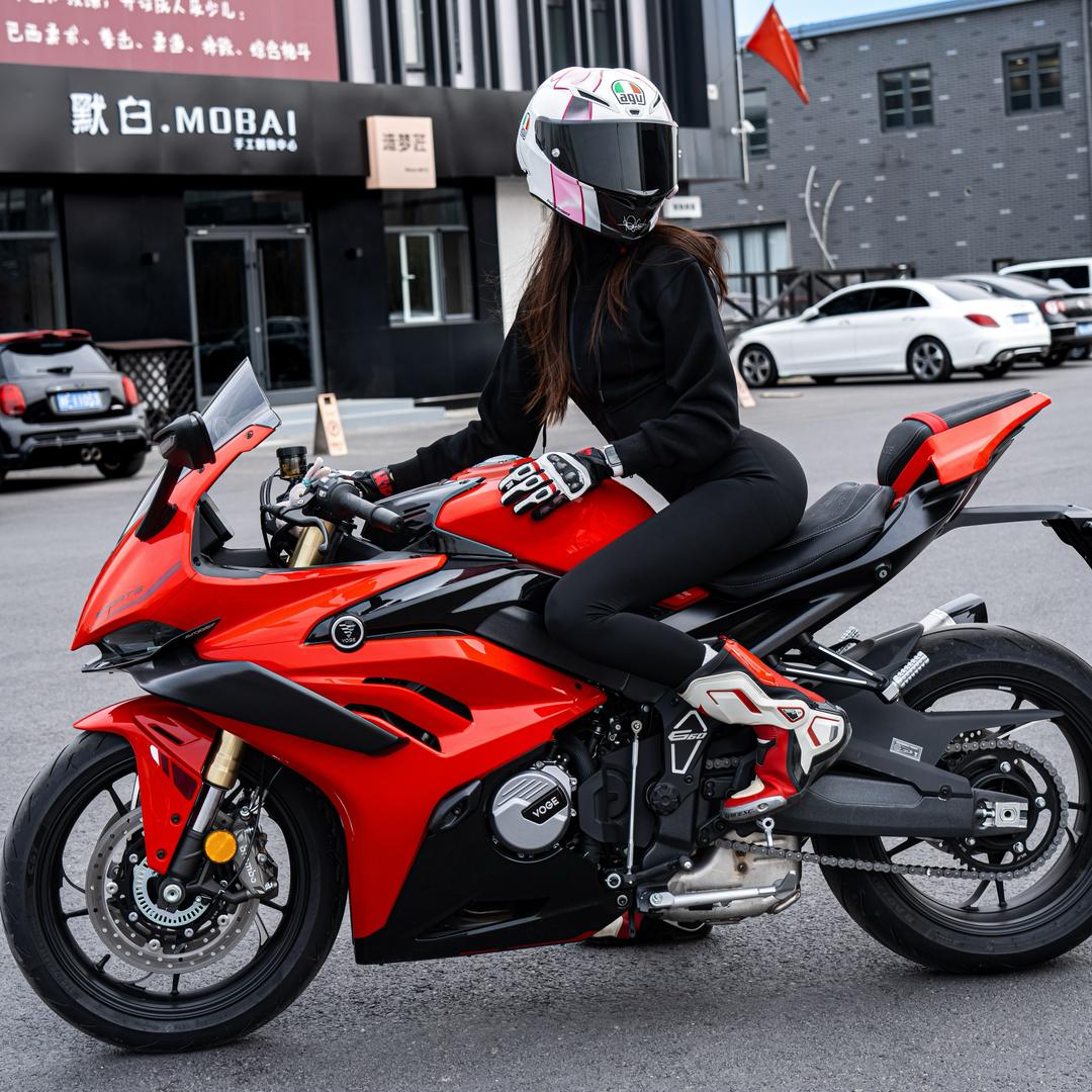 湯小美🏍️