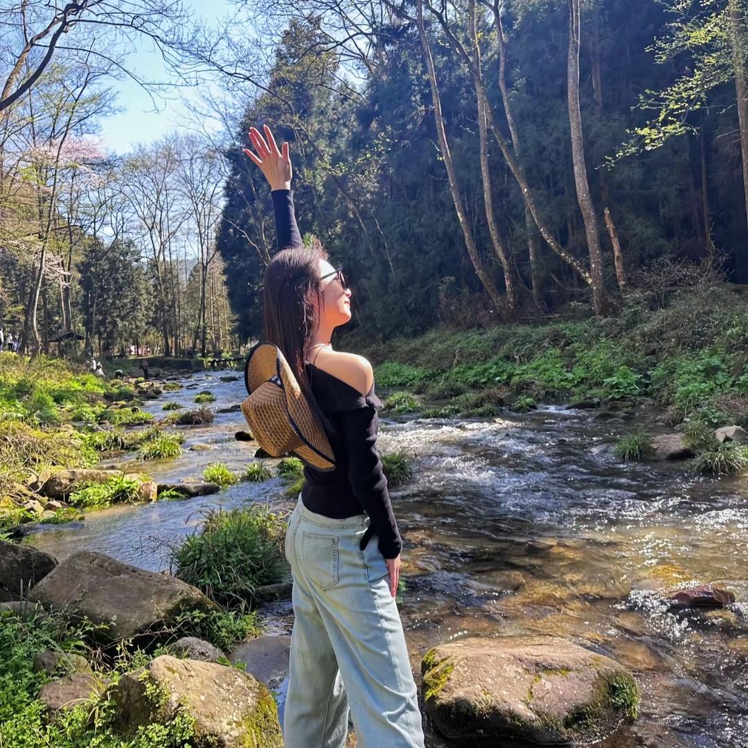 开糯玉米的小姐姐👧