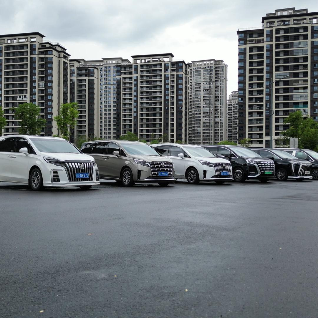 百骏商务车