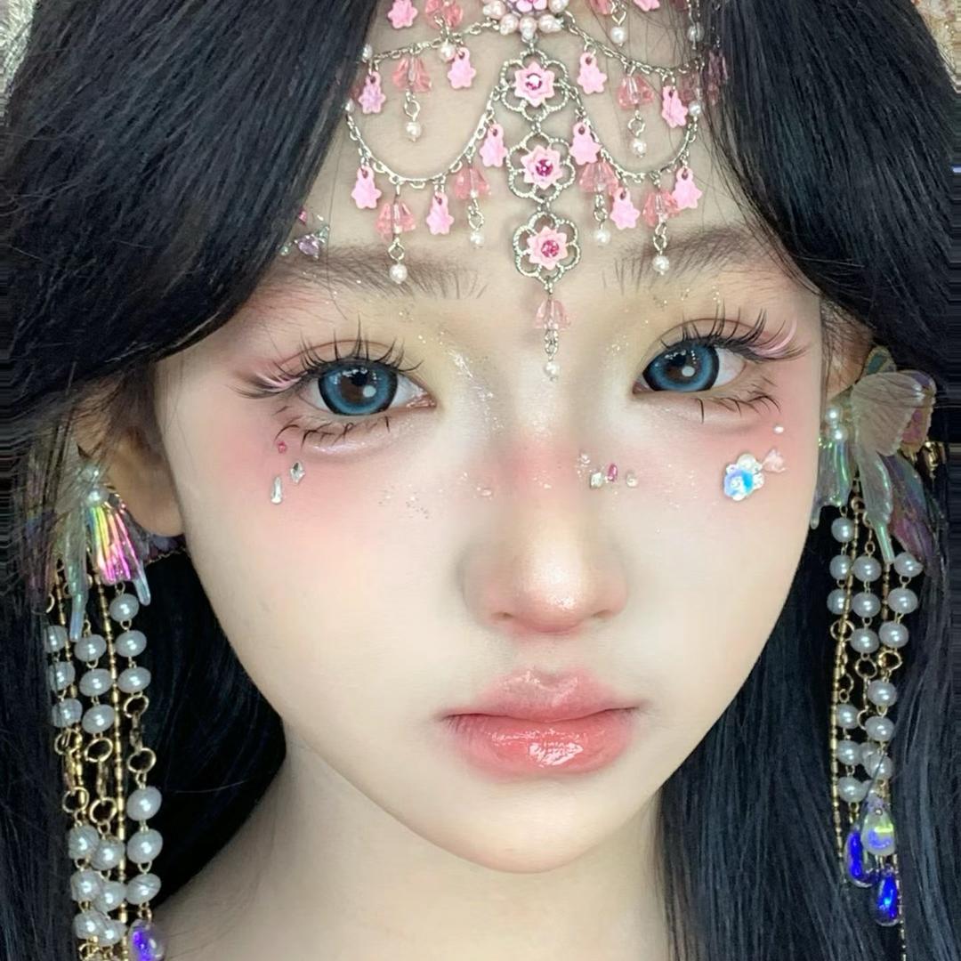 在洛阳的化妆师曦曦
