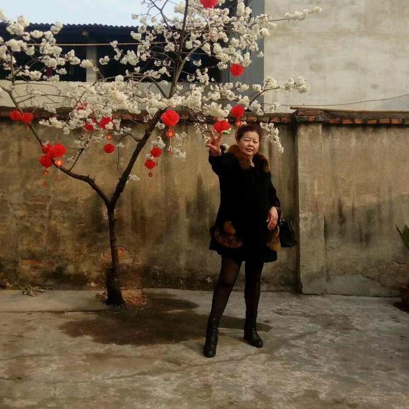 开心的小芳