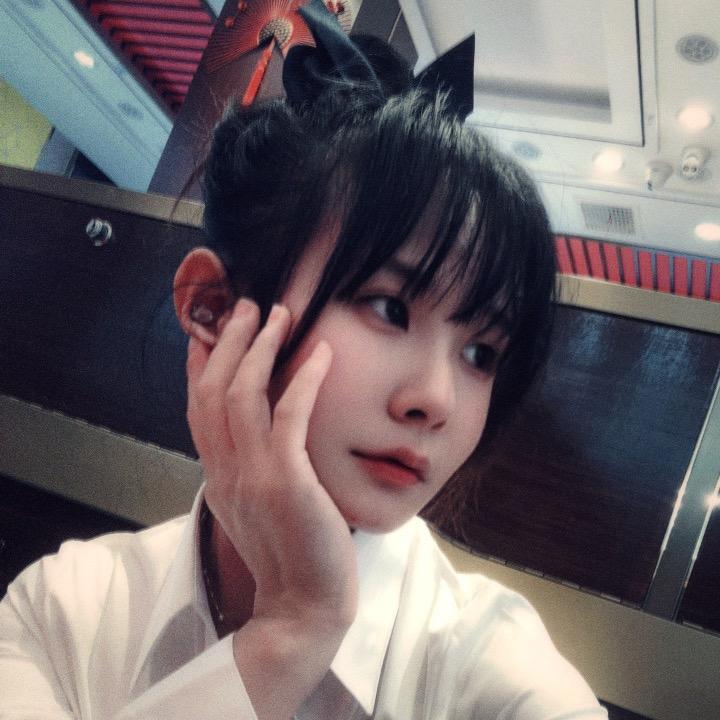 👧🏻 小酥饼。