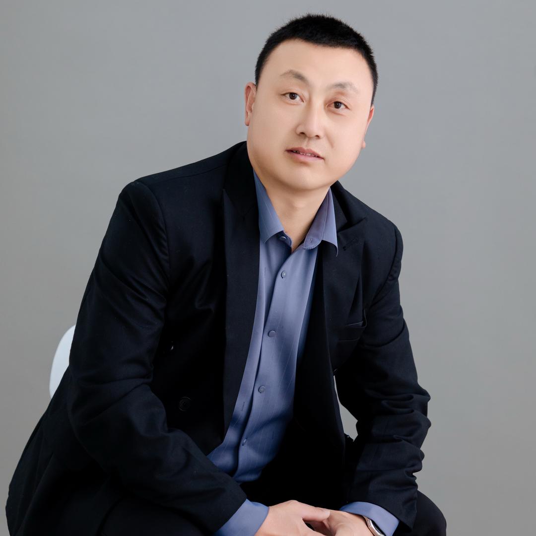 柱诚门业大门哥