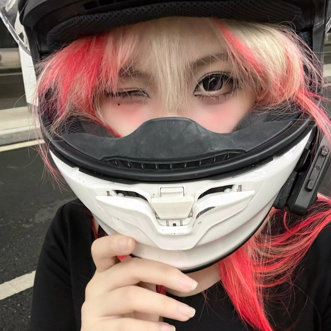 绮云。