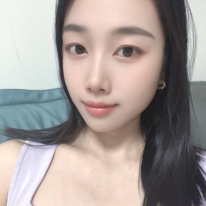 青