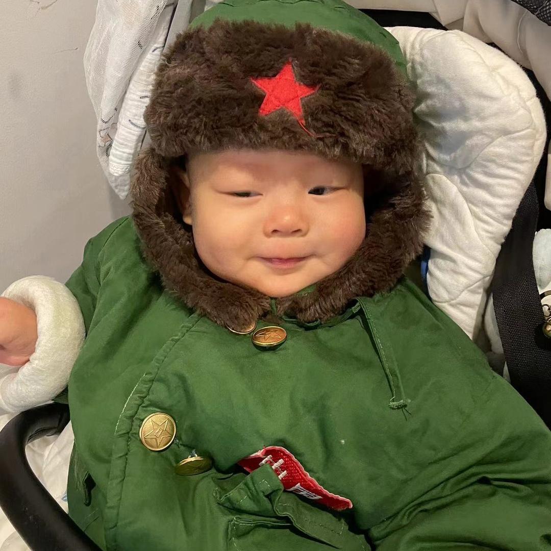 董董董，😏