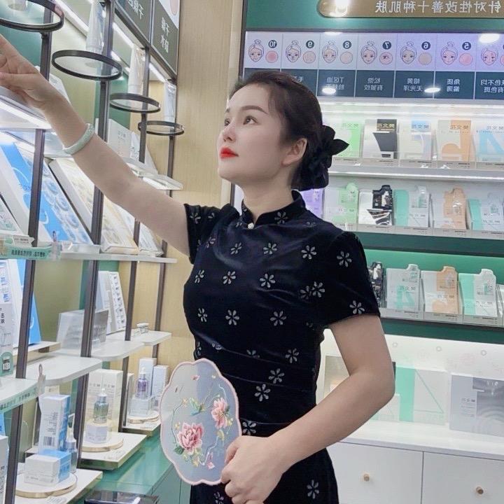 K线美容师兰兰