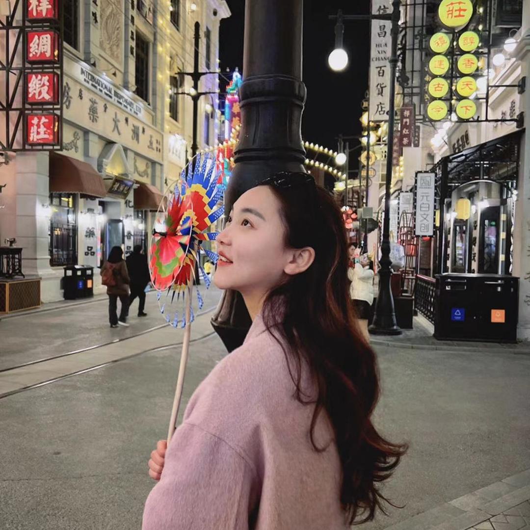 教英语的卑微小老师👩‍🏫