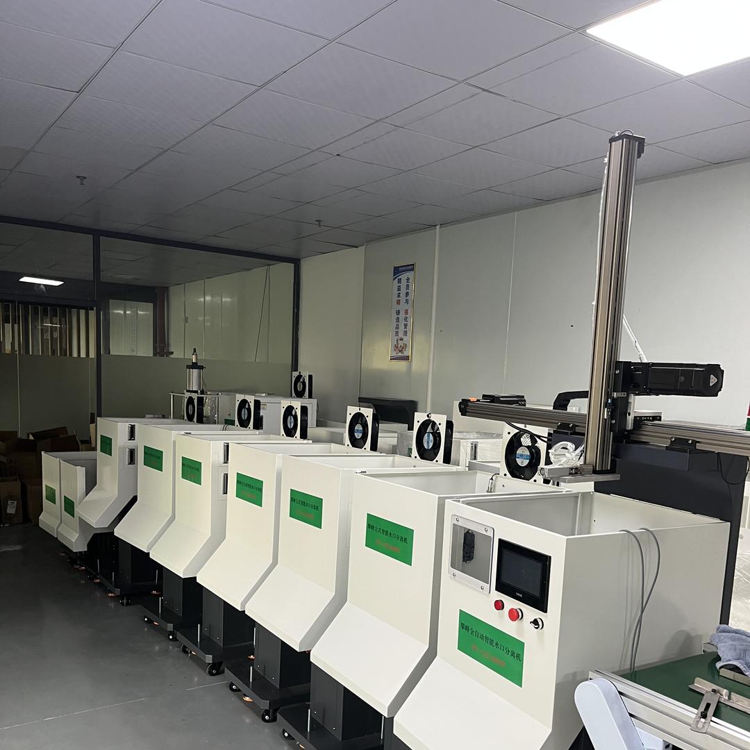 攀峰自动化设备水口分离！