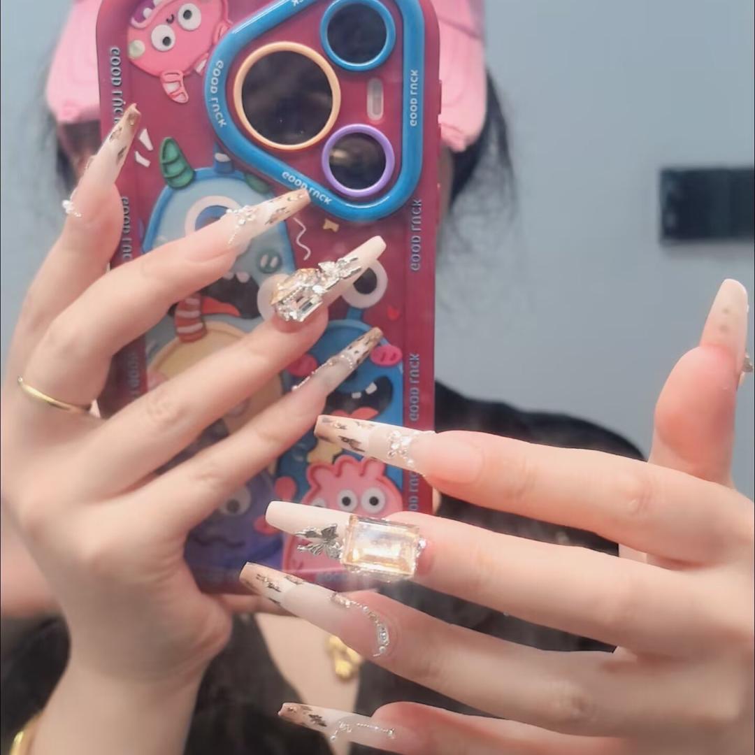 小默默美甲坊