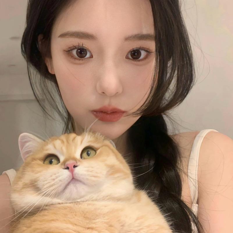 蜜蜜差点是美女.