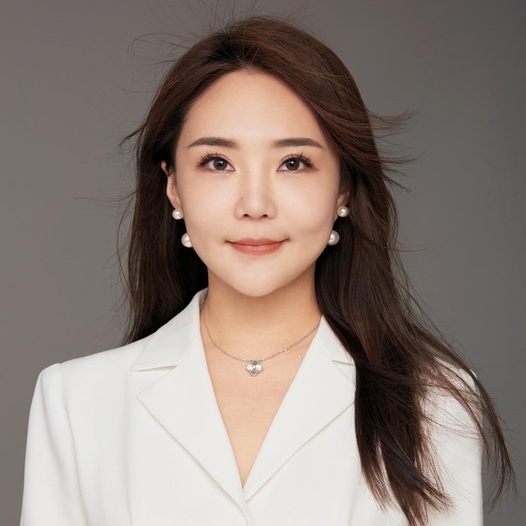 发光的倩姐