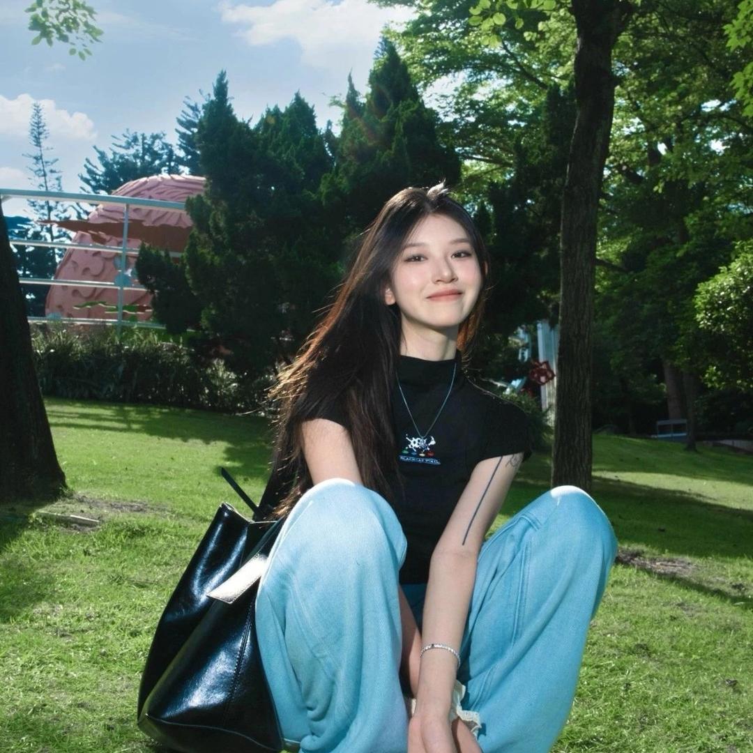 捏我小肥脸✨