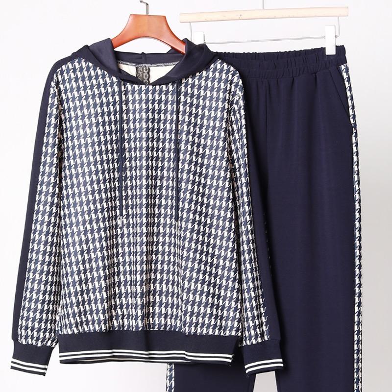 秀伊服饰妈妈装