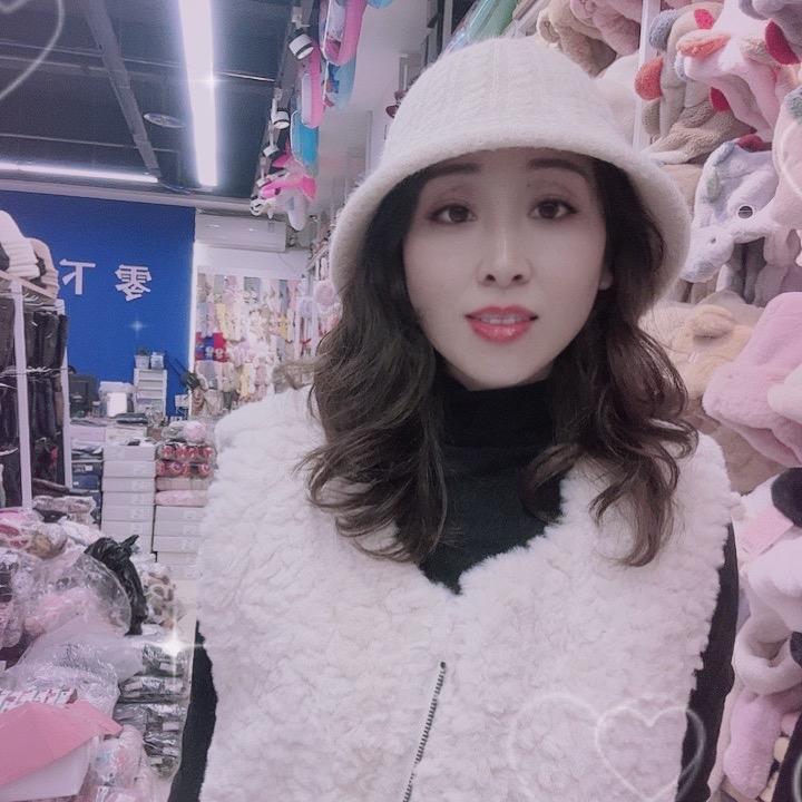 驻马店帽子 泳衣批发《零下一度》店