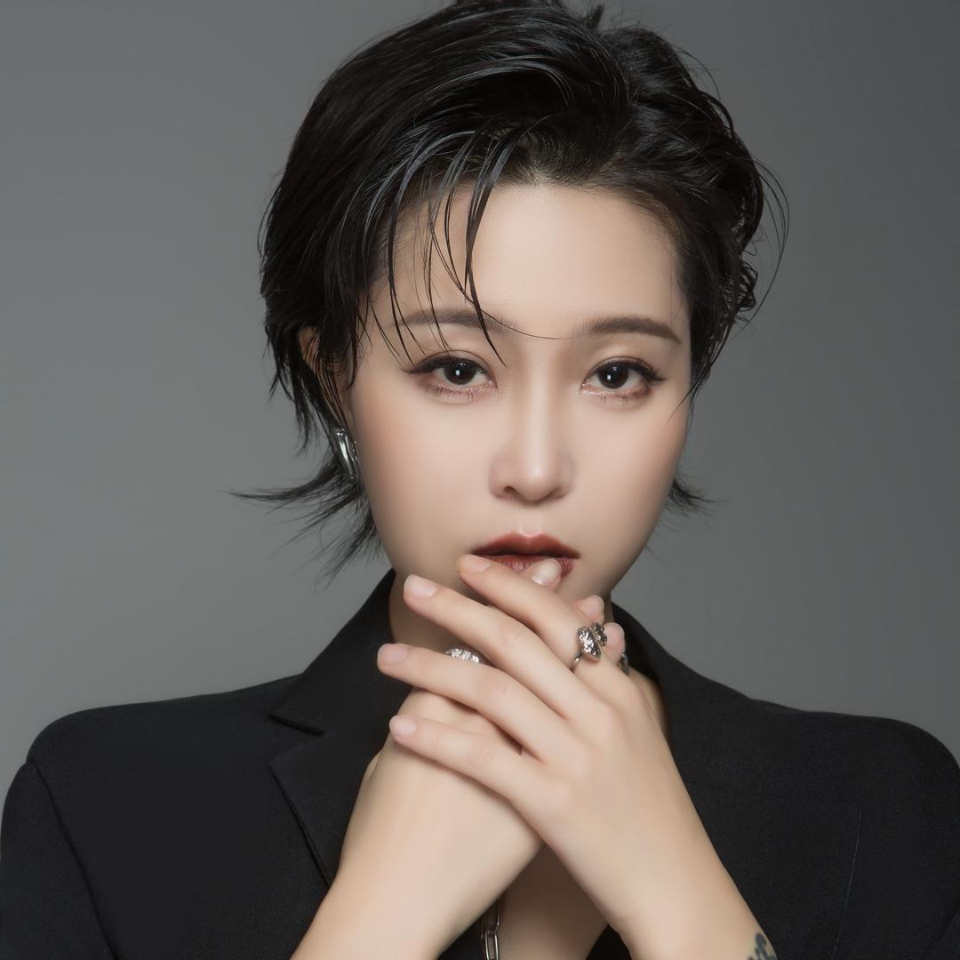 做红脸的梓涵老师（官号版）