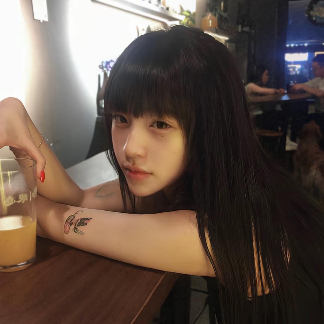 小倦梨.