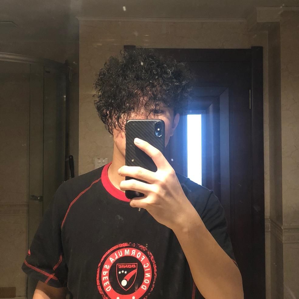 铁蛋儿是卷毛