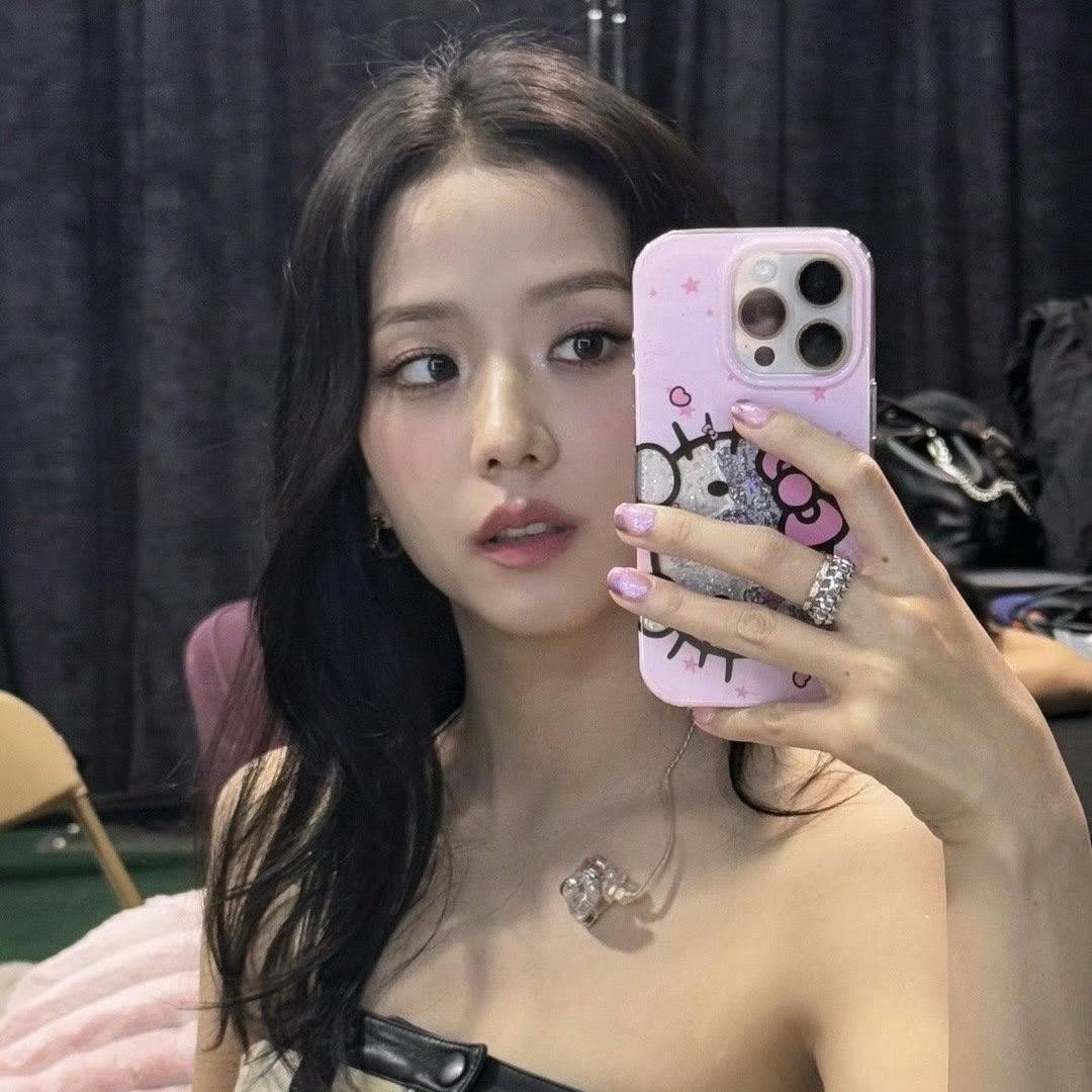jisoo今天想吃火鸡面