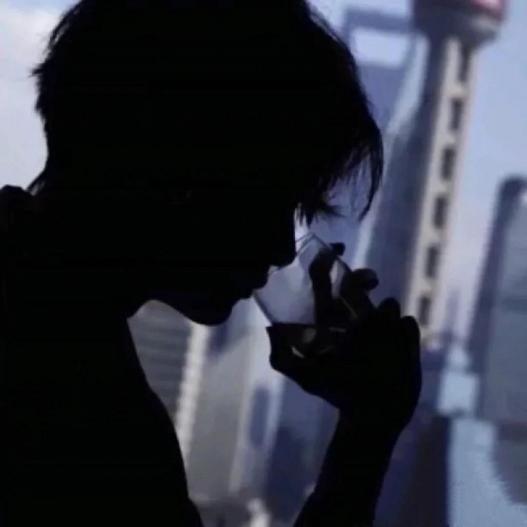 蓝屿不澜