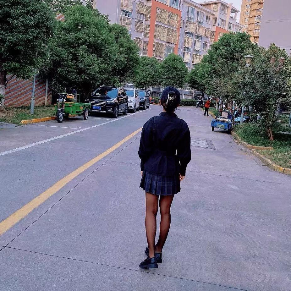 摆烂小仙女♥