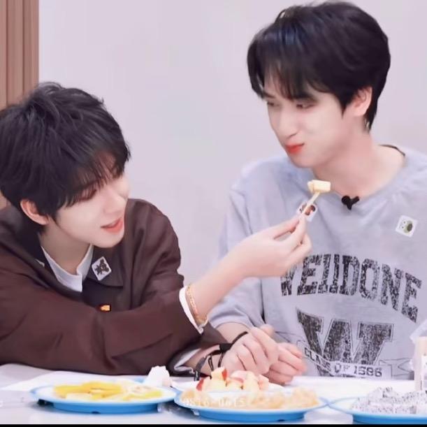 我磕的CP坠甜 （大连重庆见过时团）🌽