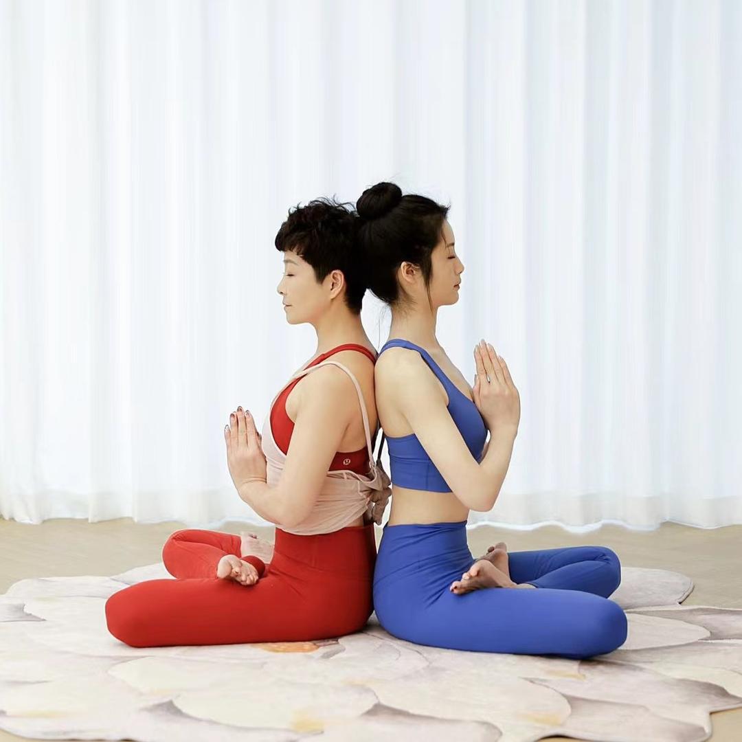 杰瑞—红嫚瑜伽