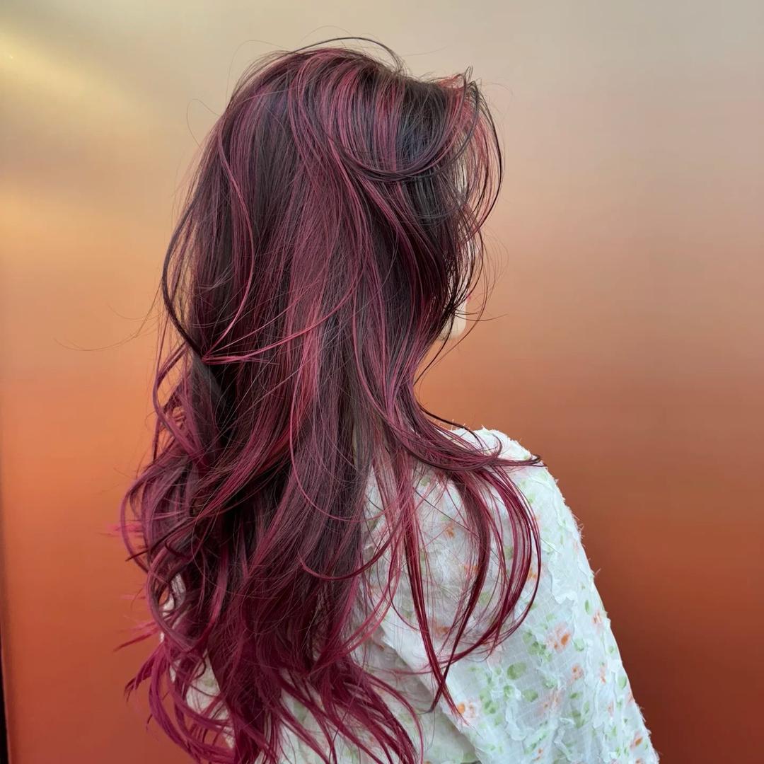 朱曲依依美发造型【专业烫染】店