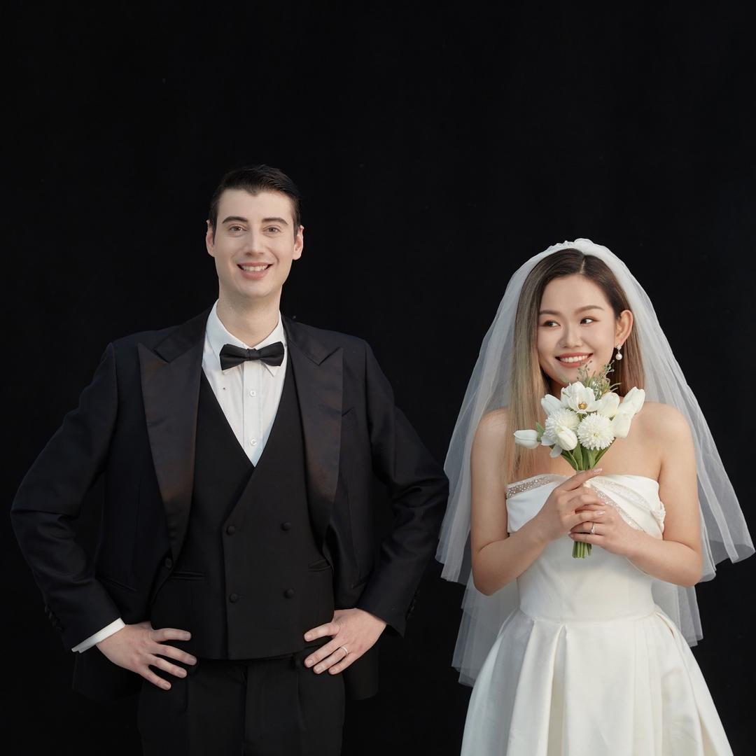 一只美国长颈鹿