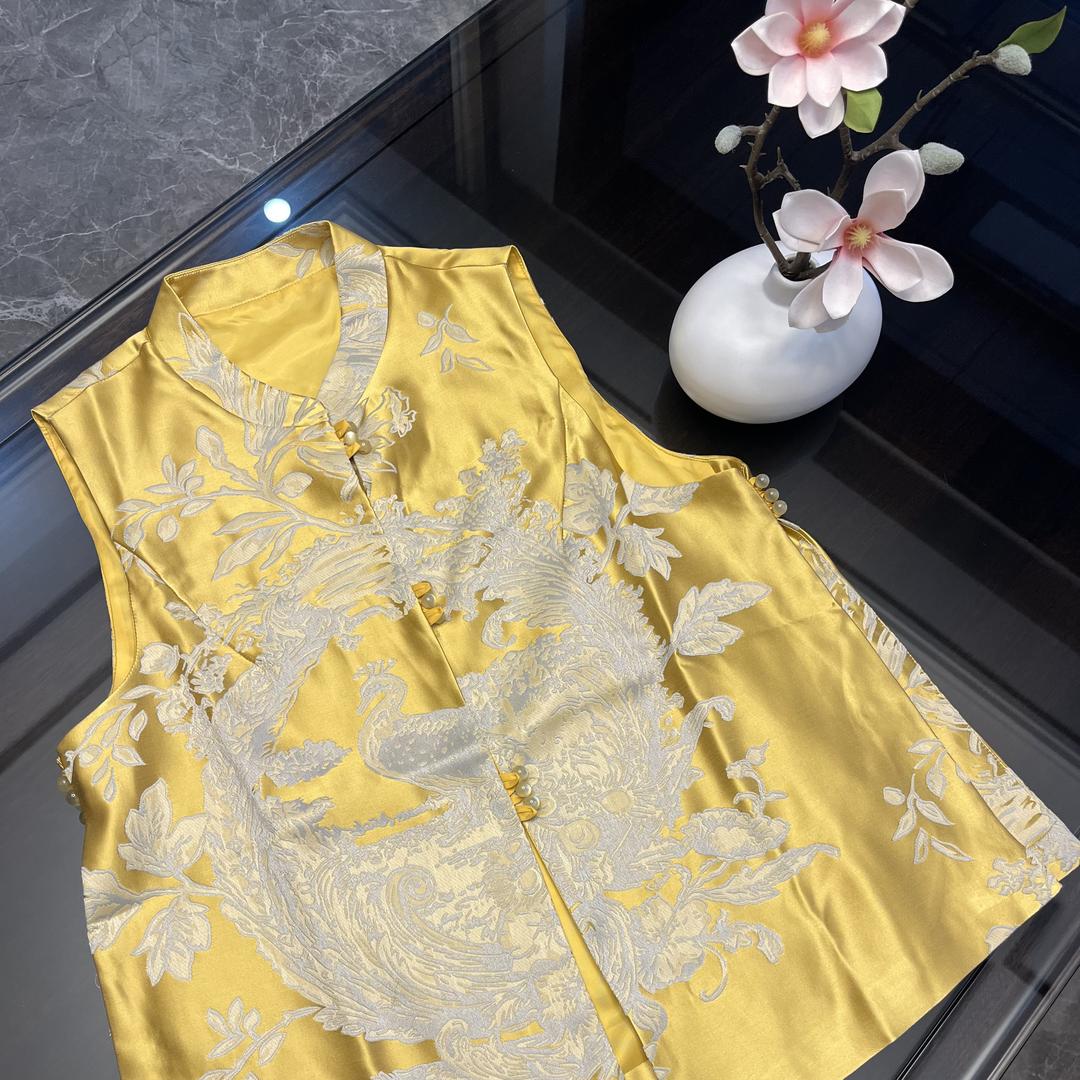 棠悦小公寓楼顶女装仓库