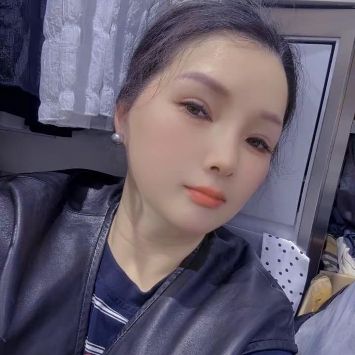 @红番茄罗丹服饰路桥