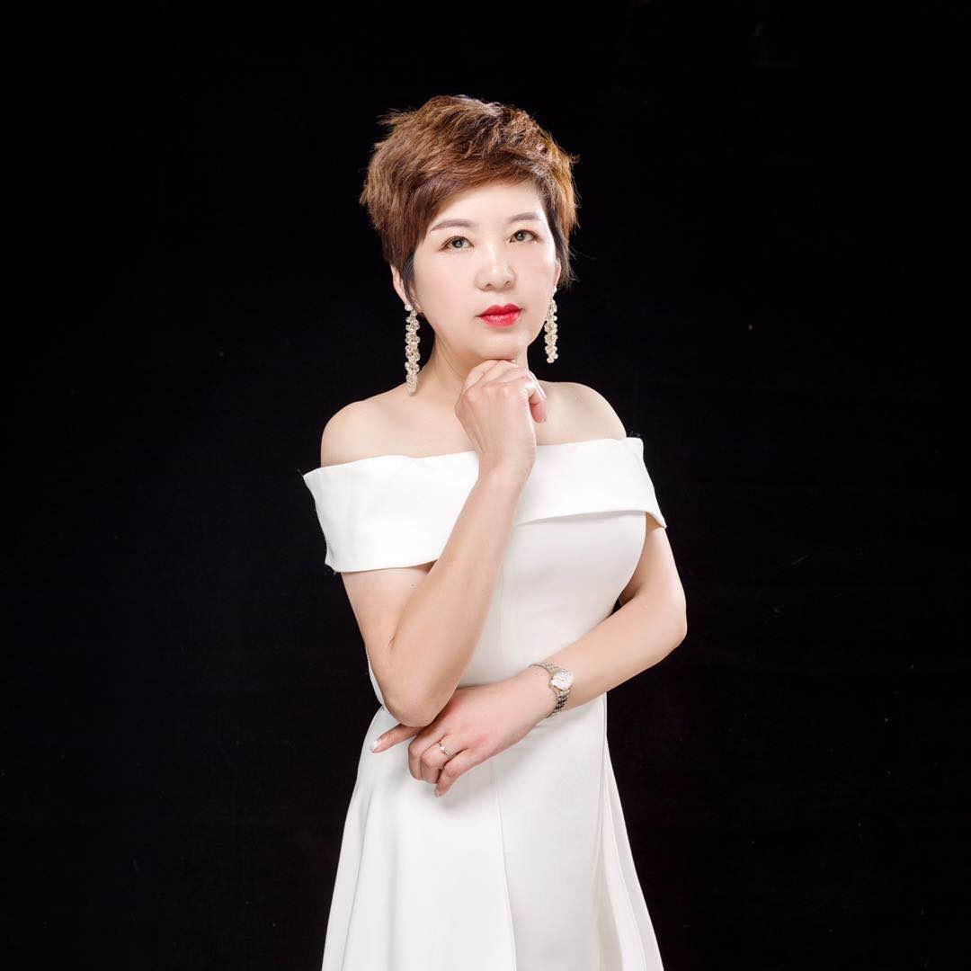 界首上者钟梅美妆铺