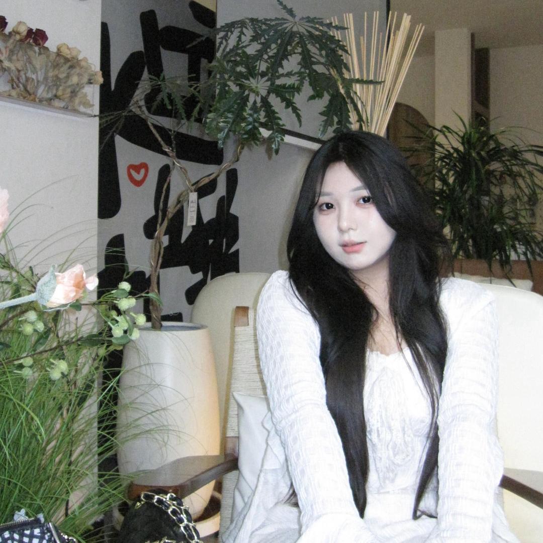 李某某.