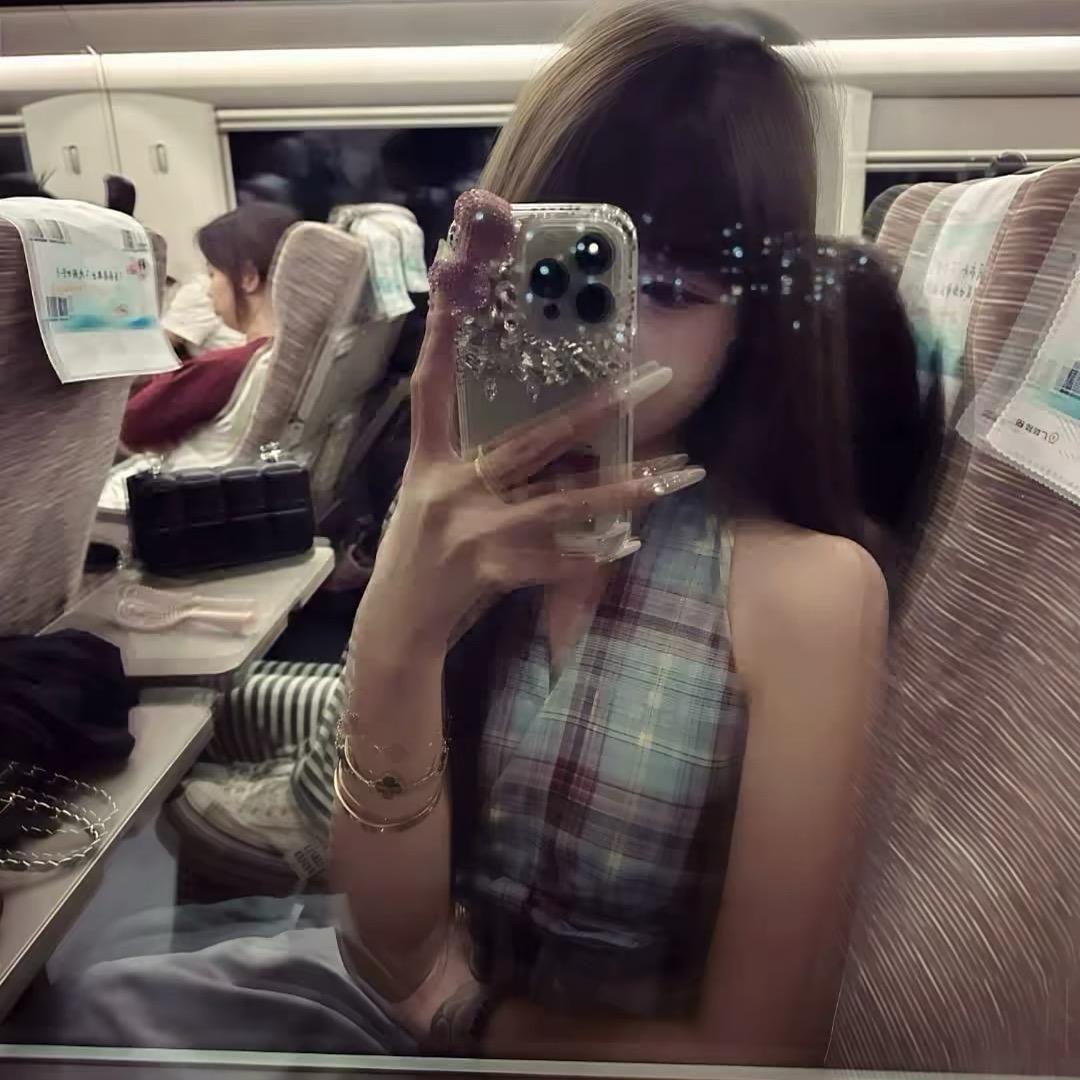 月下看海.