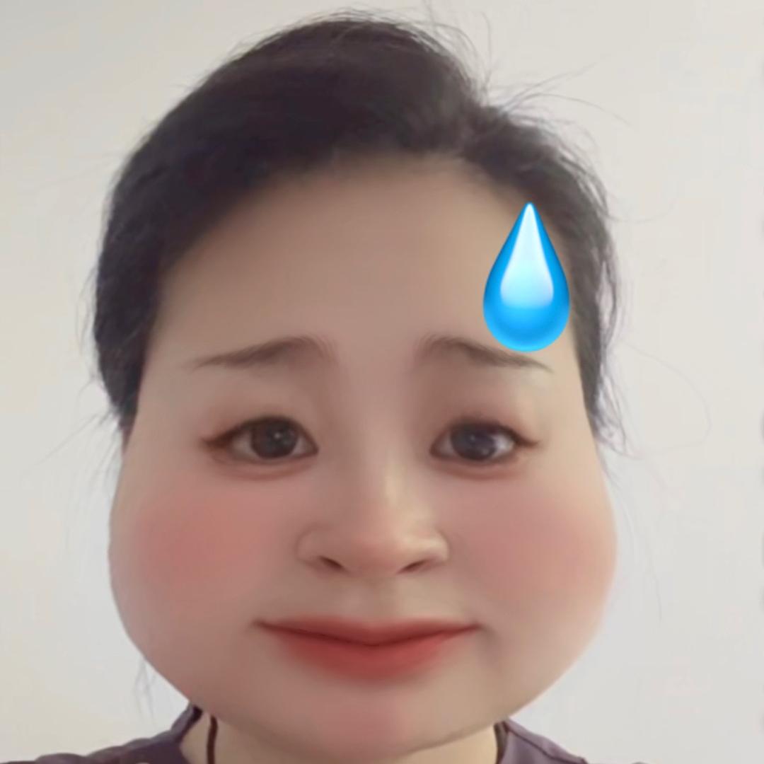 张牙捂笑