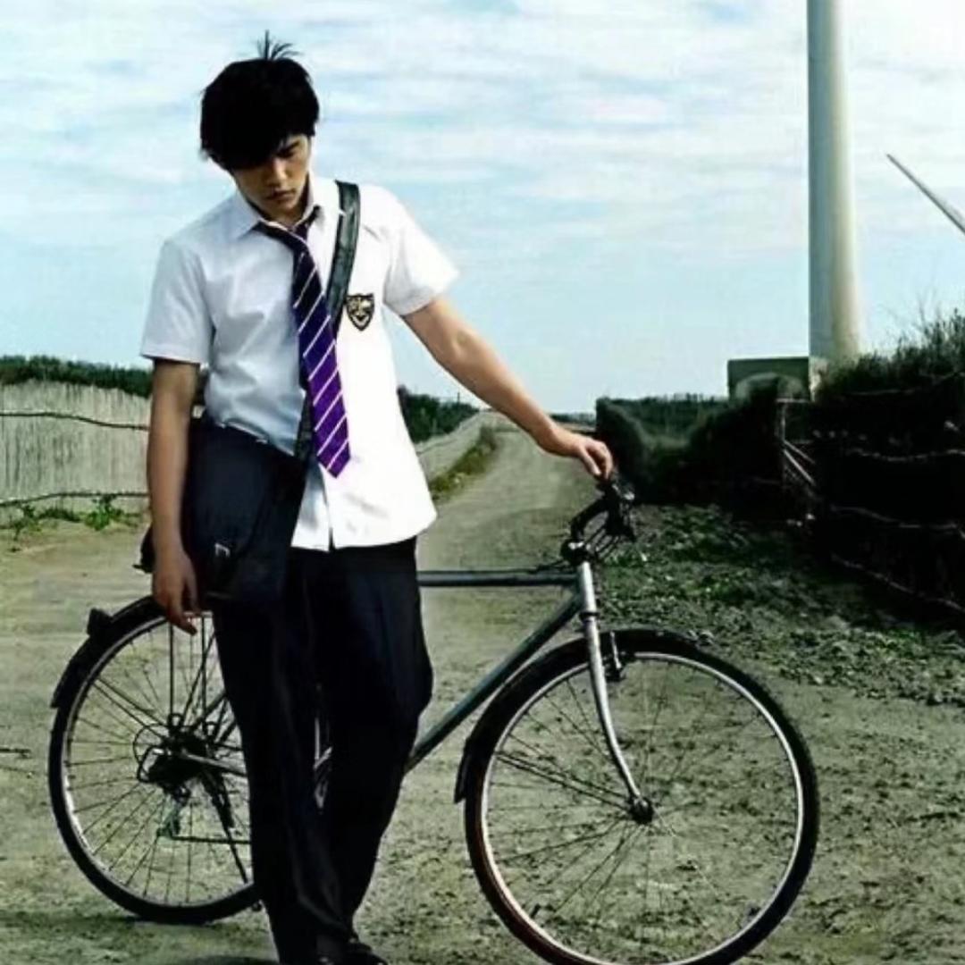 倫杰周