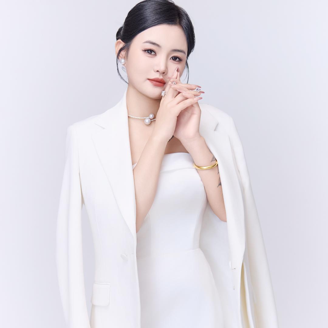 游一一【游三助理】
