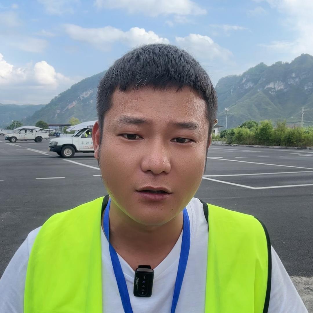 凯里 恒安驾校 覃校