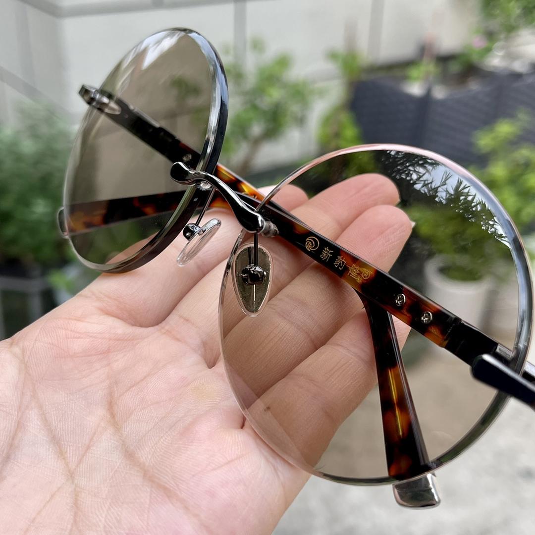 东海小张老料水晶石头眼镜