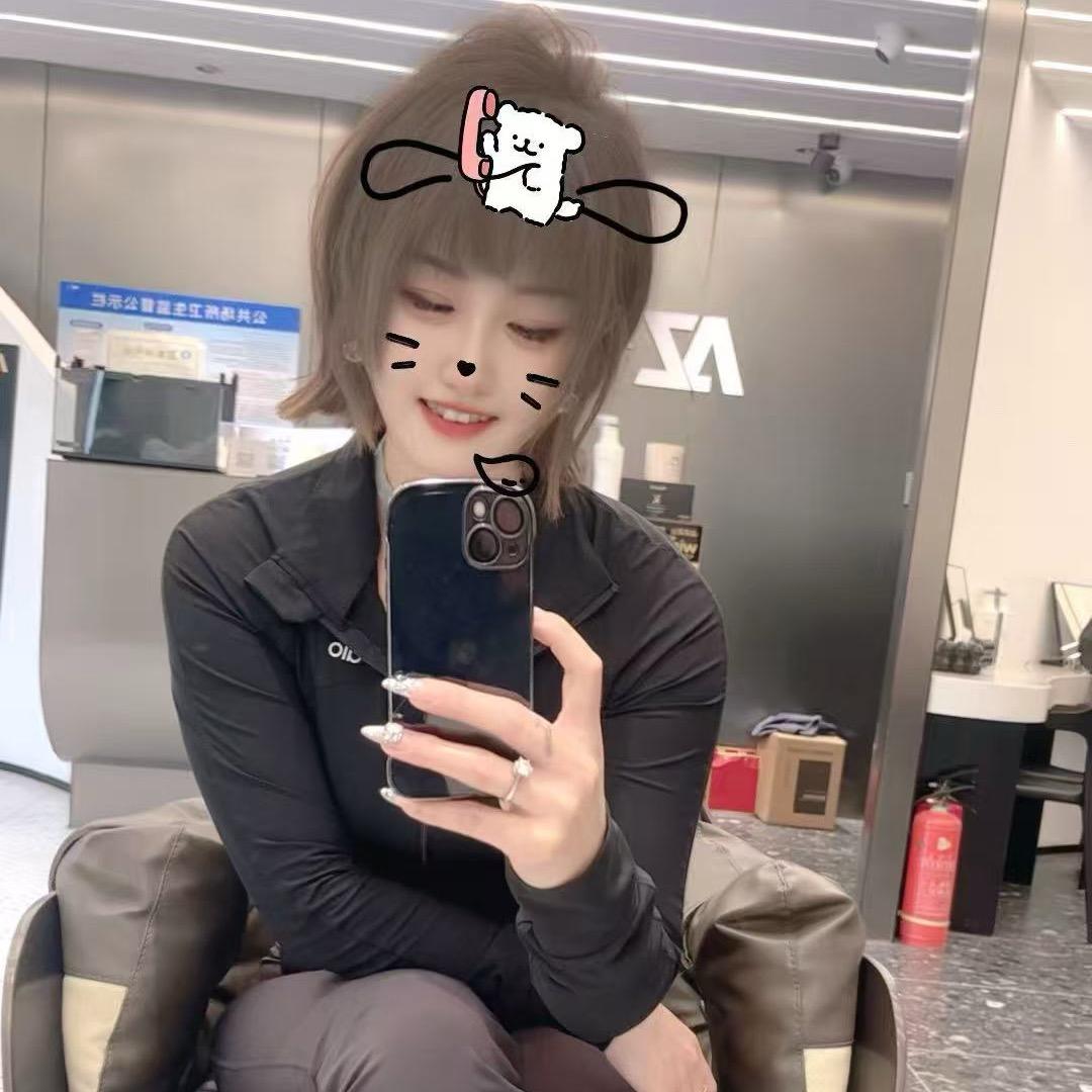 一个富婆小锦鲤。