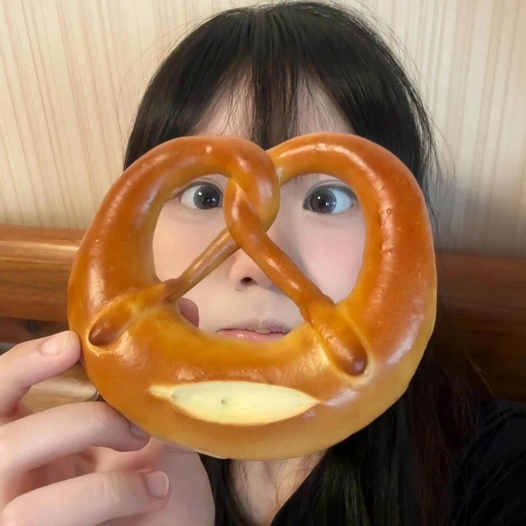 一口蛋卷🥨