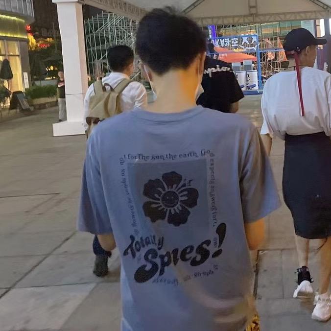 奔跑中的咖啡生豆牛仔