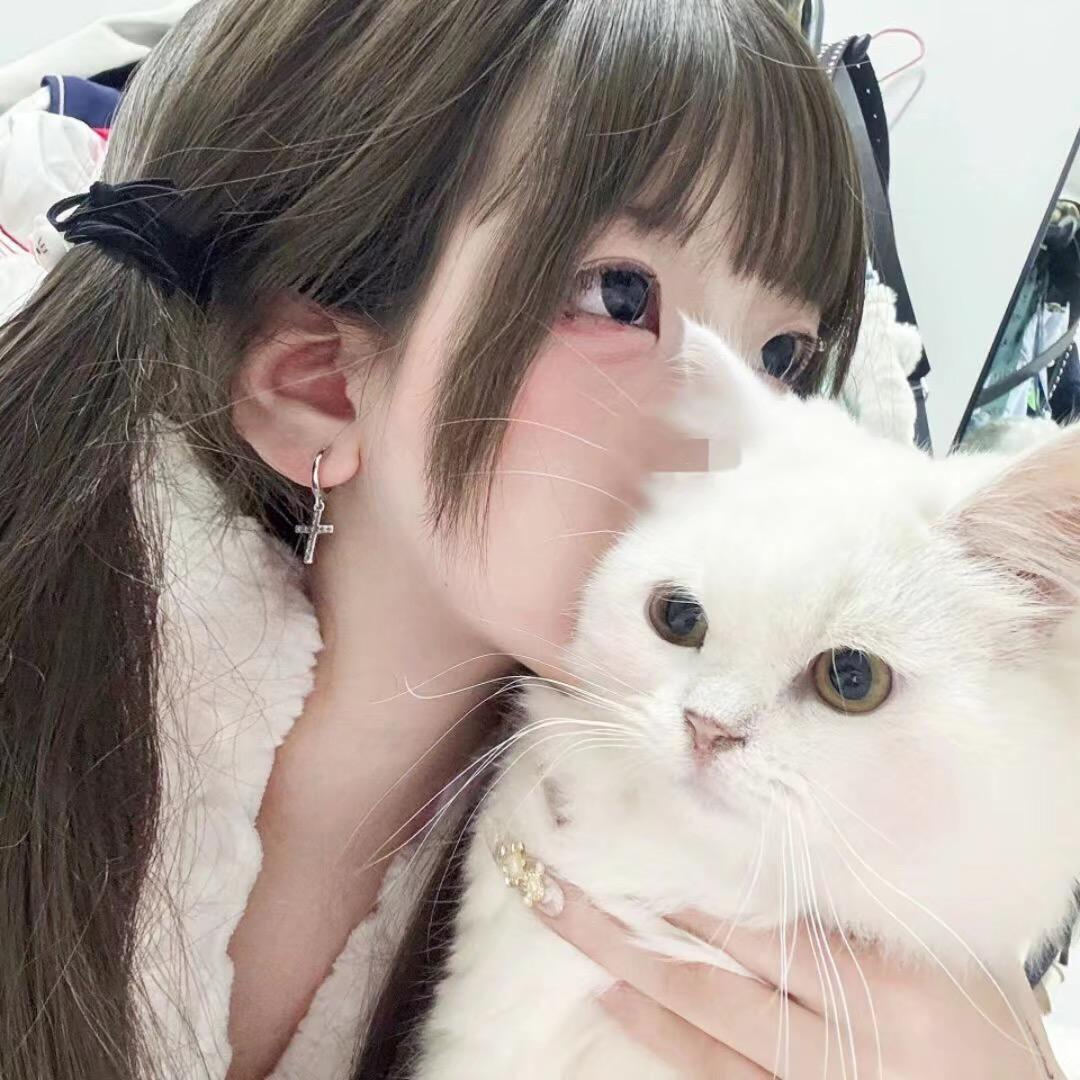 小初🐱（好命女人版）