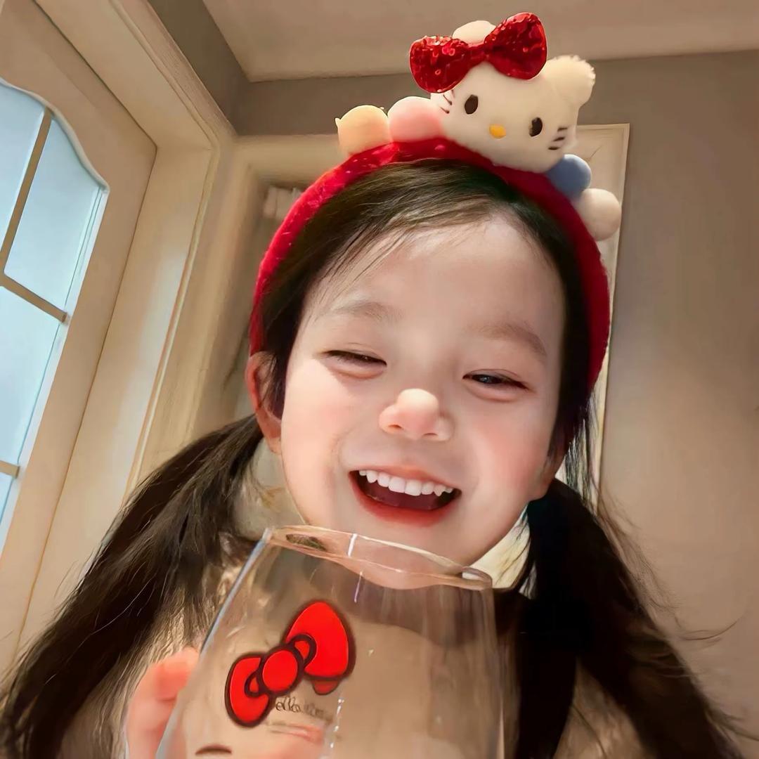 小鑫 ㅤㅤㅤ       ㅤㅤ