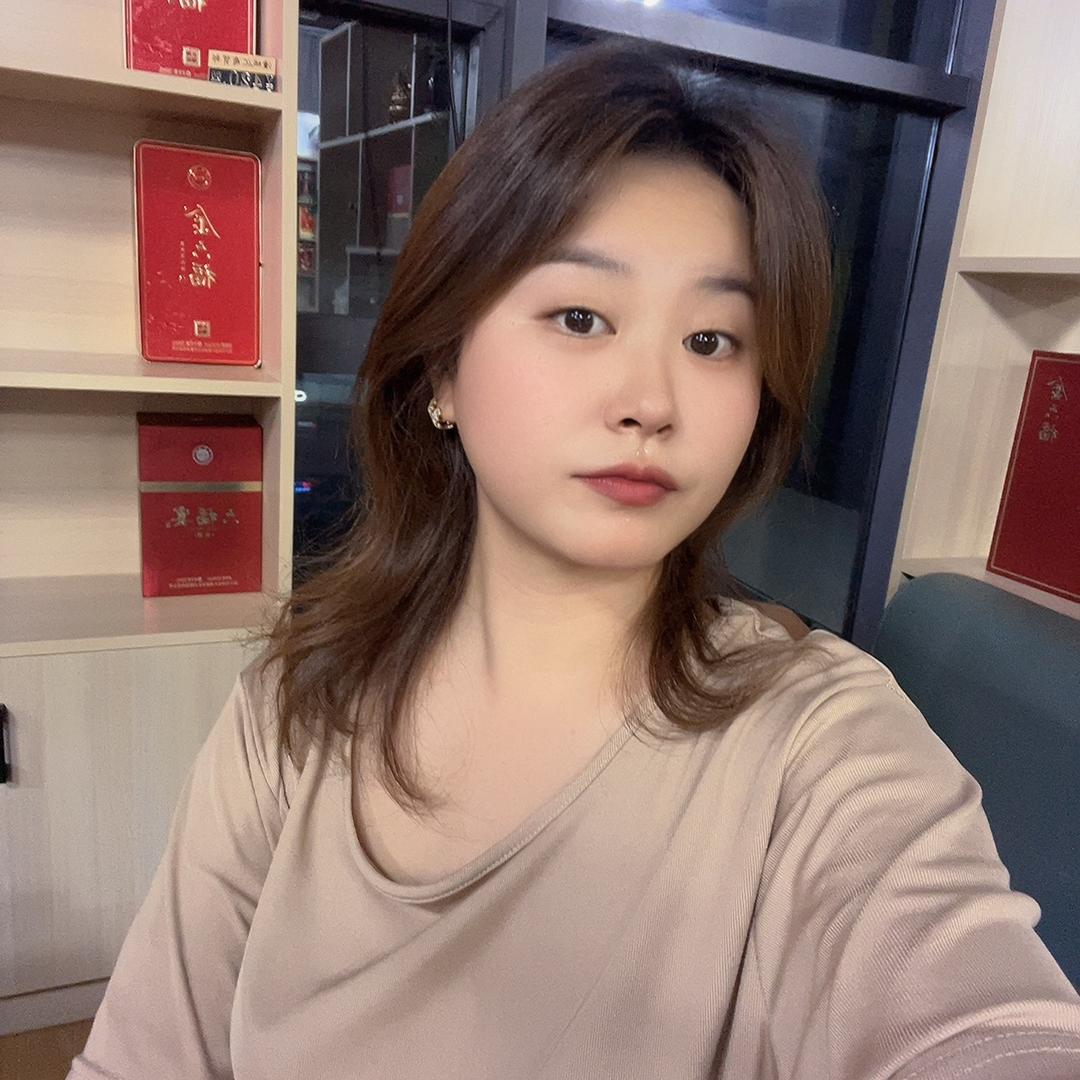 ✿严莎莎✌︎