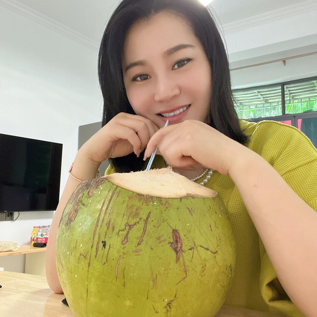地道湘厨老板娘