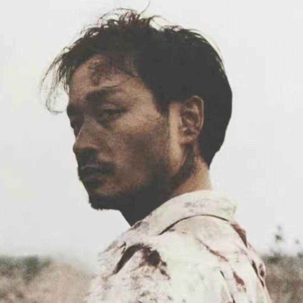 犹豫地忧郁得鱿鱼